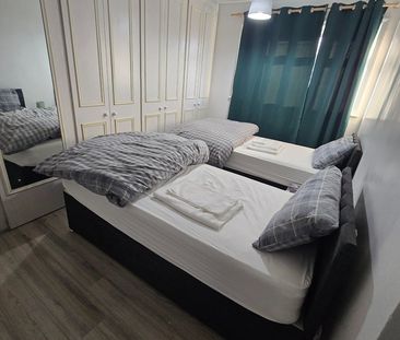 3 Bed Semi-Detached House, Manchester, M11 - Photo 3