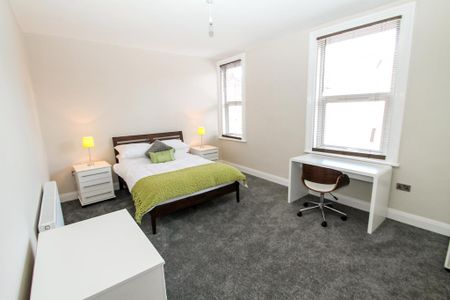 4 bedroom terraced house to rent - Photo 4
