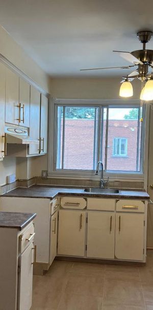 JOLI 4 1/2 À LOUER À MONTRÉAL - Photo 1