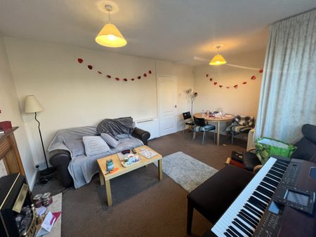 Queenswood Drive - Photo 2