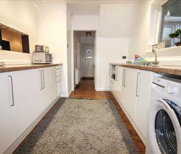 2 bedroom semi-detached house to rent - Photo 3