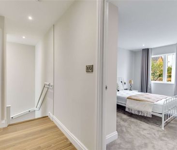 Fantastic 2 bedroom, duplex garden apartment in small new build dev... - Photo 1