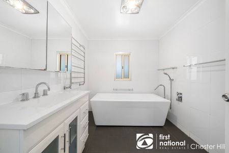 Unbeatable Location – The Perfect Home! - Photo 2