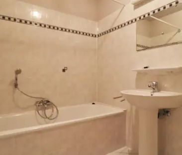 Degelijk, instapklaar2-slaapkamerappartement te Helkijn. - Foto 5