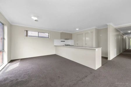 “Large 4 Bedroom Home with Spacious Rear Yard” - Photo 2