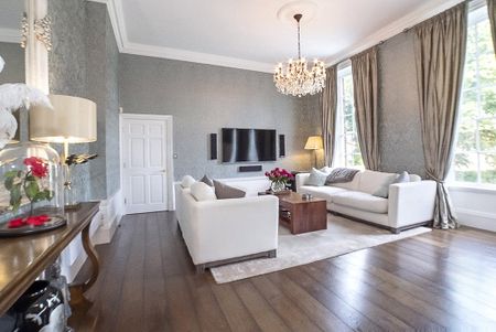 Luxurious and spacious 2 bedroom apartment in the heart of York City Centre with stunning views of York Minster - Photo 2