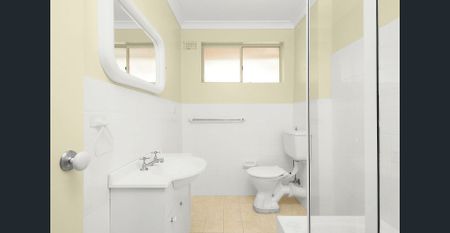 Bright & Spacious Apartment Moments from Top Ryde Shopping Centre - Photo 2