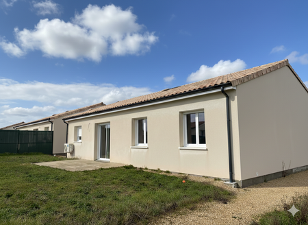 Location Maison 4 pièces 82m² QUINCAY 86190 - Photo 5