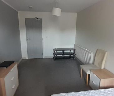 1 bedroom in a house share to rent - Photo 5