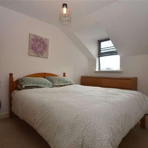 Harding House, Swindon, Wiltshire, SN1 - Photo 2