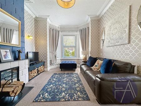3 bedroom semi-detached house to rent - Photo 2