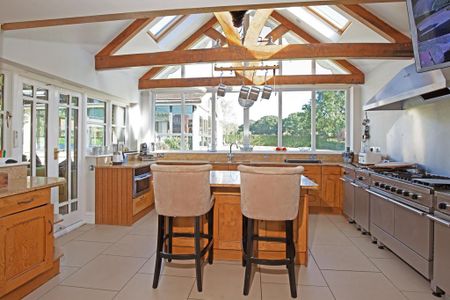 4 bedroom detached house to rent - Photo 4