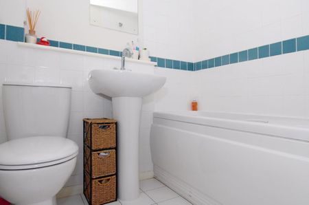 2 bedroom apartment to rent - Photo 5