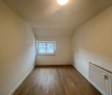 Helle und geräumige DG-Wohnung zu vermieten - Foto 5