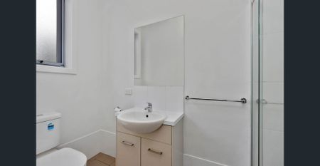 Stylish 2-Bedroom Townhouse - Photo 5