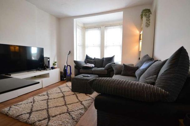 Crowborough Hill, Crowborough, TN6 - Photo 1