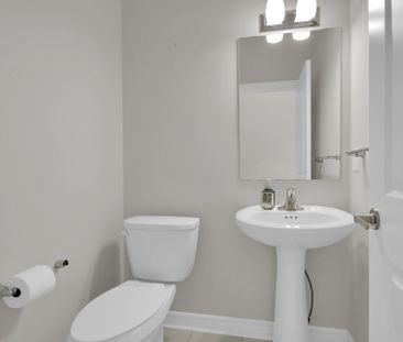 For Lease - 170 Wabikon Crescent, Blossom Park - Airport and Area, ... - Photo 6