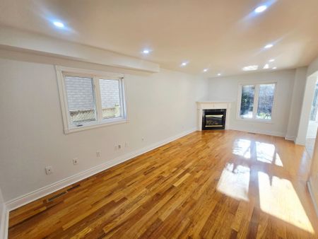 For Lease - 133 Humberland Drive Unit# Upper Level, Richmond Hill, Ontario - Photo 2