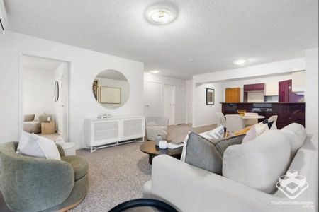 Two bedroom apartment in the heart of Toowong - Photo 4