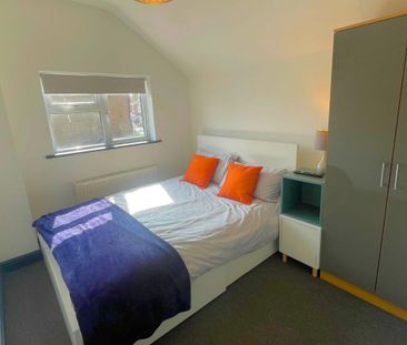 1 bedroom in a house share to rent - Photo 4