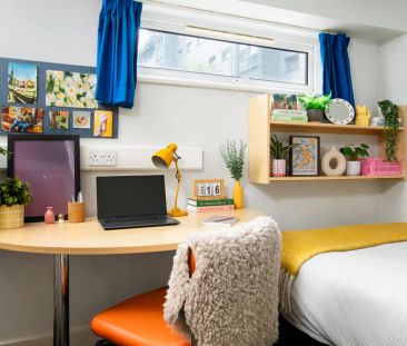 Double Wheelchair Accessible Ensuite - Photo 5