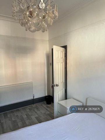 5 bedroom terraced house to rent - Photo 3