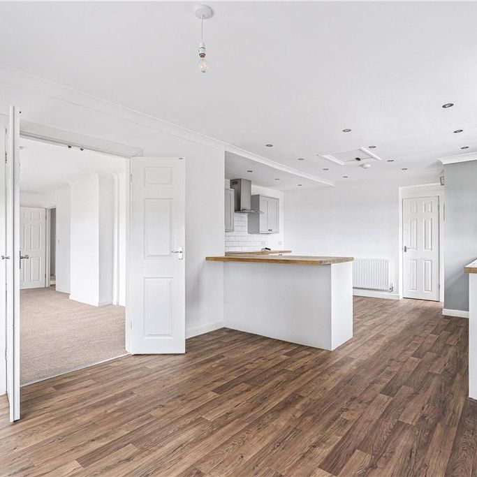 4 bedroom bungalow to rent - Photo 1