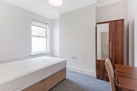 5 bedroom terraced house to rent - Photo 4