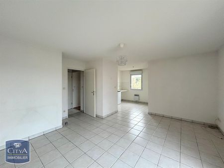 Location Appartement 2 pièces 48m² L ISLE JOURDAIN 32600 - Photo 2