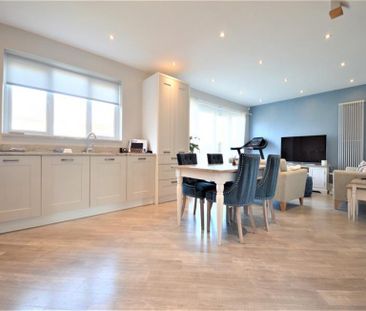 4 Bedroom Detached To Let - Photo 3