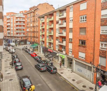 Piso de alquiler en Oviedo - San Pedro Mestallón, 12, Santo Domingo... - Photo 2