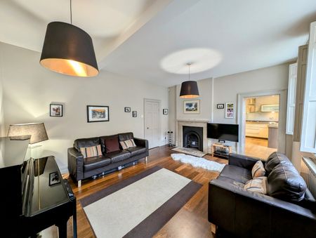 5 bedroom semi-detached house to rent - Photo 2