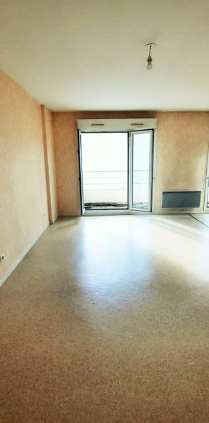 VILLERS LES NANCY BEAU STUDIO LUMINEUX DE 31 M2 AVEC BALCON - Photo 1