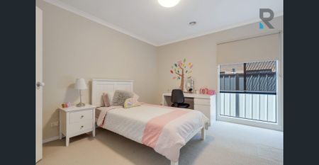 IMMACULATE, SPACIOUS AND IN A PRIME LOCATION - Photo 5