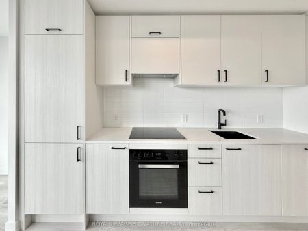 1 Quarrington Lane #1204 - Photo 4