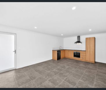 Gorgeous new home with Park view - Photo 6