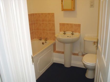 2 bedroom flat to rent - Photo 5
