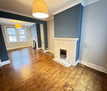 2 bedroom semi-detached house to rent - Photo 3