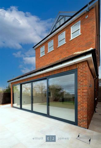 5 bedroom detached house to rent - Photo 4