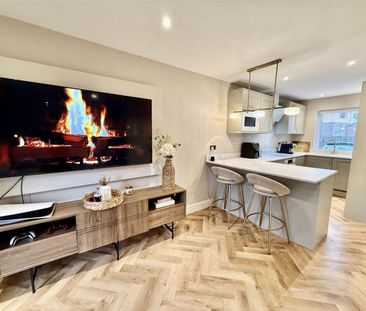 Christmas Place, The Staiths, Gateshead - Photo 1