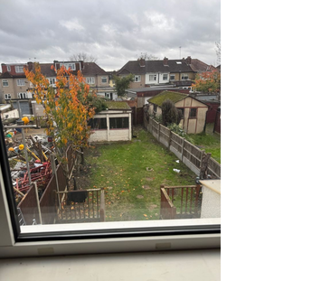 1 bedroom in a house share to rent - Photo 4