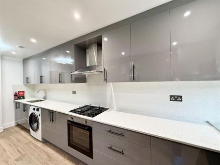 1 bedroom in a house share to rent - Photo 3