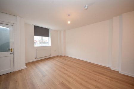 1 bed Studio for Rent - Photo 2