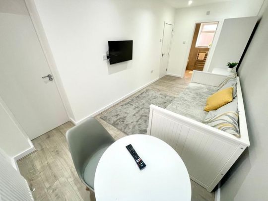 1 bedroom house of multiple occupation to rent - Photo 1