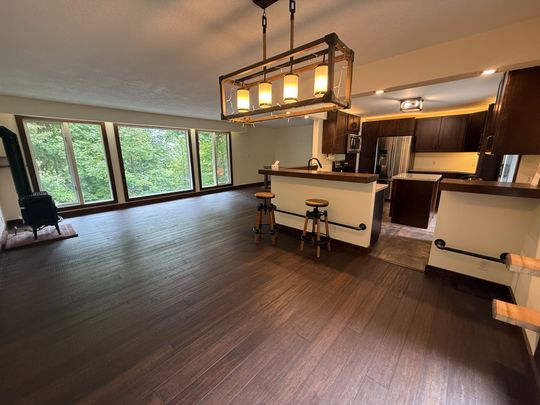 For Lease - 121 Gilwood Park Drive, Penetanguishene, Ontario - Photo 1