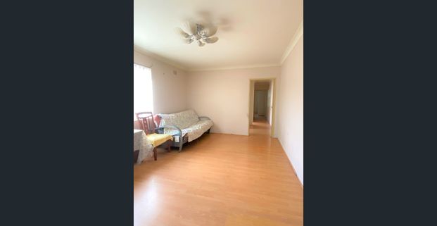 2 BEDROOM UNIT ON FIRST FLOOR, ALL TIMBER FLOORING THROUGHOUT, APPROX 15 MINUS WALK TO STATION AUBURN - Photo 1