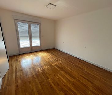 A LOUER Maison de 220m² - 6 chambres - Photo 5