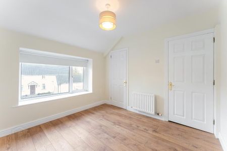 28 Lisburn Street, Royal Hillsborough, BT26 6AB - Photo 3