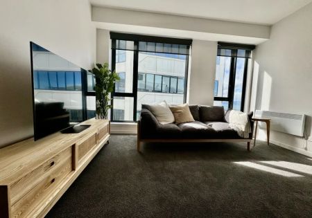 Stylish Split Two Level Apartment - Photo 3