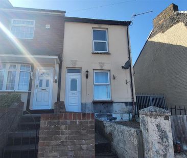 2 bedroom end of terrace house to rent - Photo 2